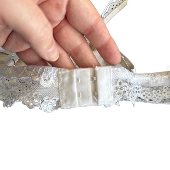 Frederick's Hollywood Lace Bralette Panty Set 1X White Nude Bridal Bow Sexy NWT - Picture 9 of 13